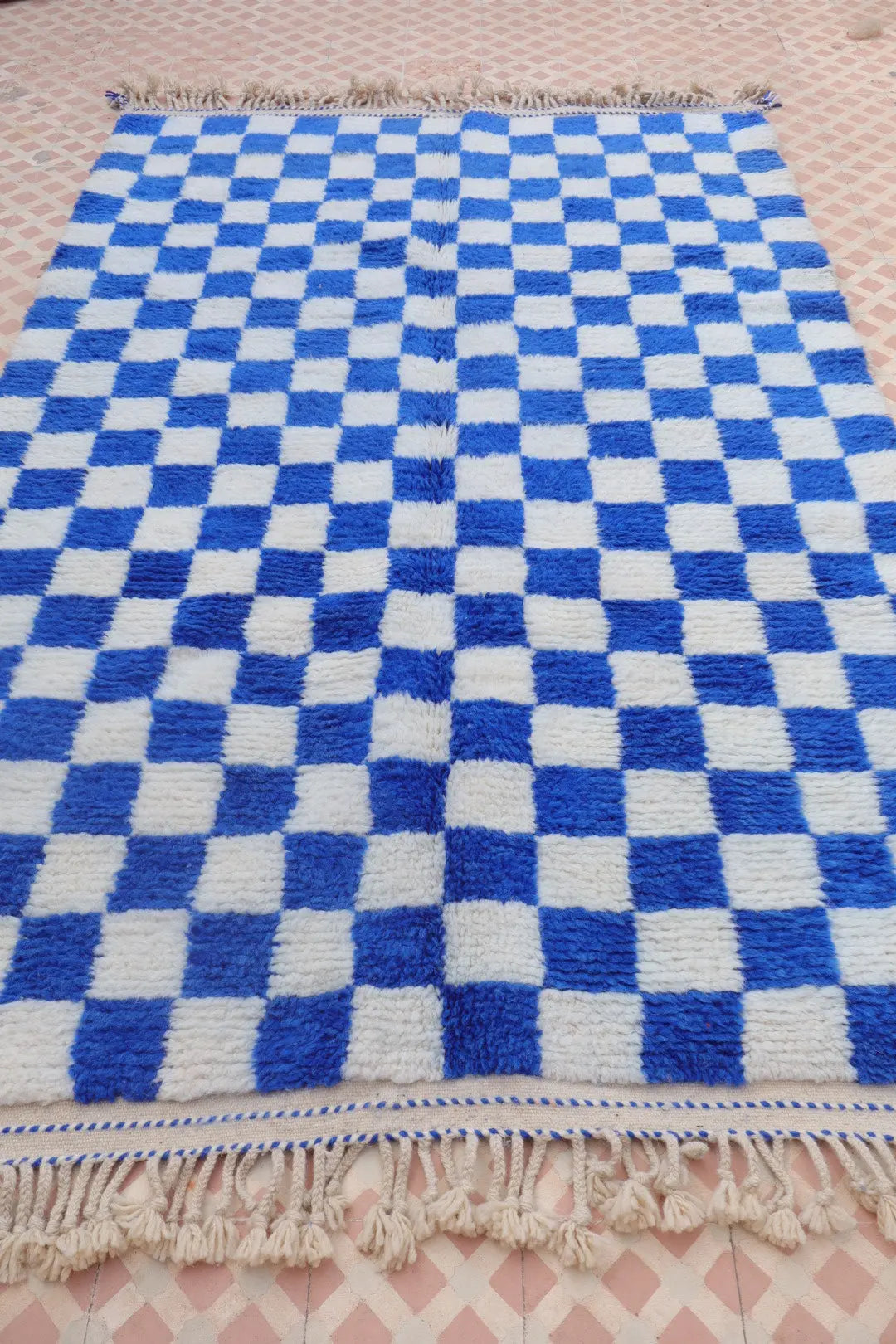 Tapis Berbère à Damiers Bleu Majorelle Béni Ouarain- 247 x 154 cm Néda
