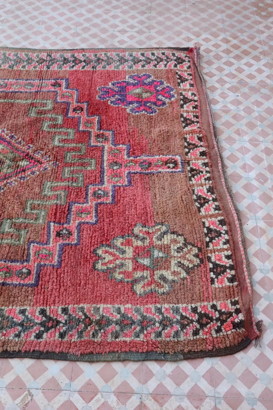 Tapis Berbère Boujaad Rose Vintage - 241 x 155 cm Néda
