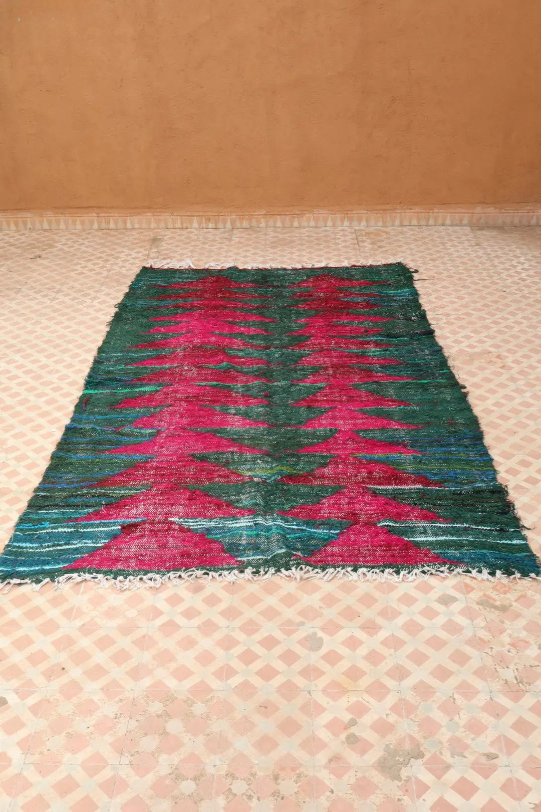 Tapis Berbère Coloré Kilim Boucherouite Vert Sapin et Bordeaux - 248 x 145 cm Néda