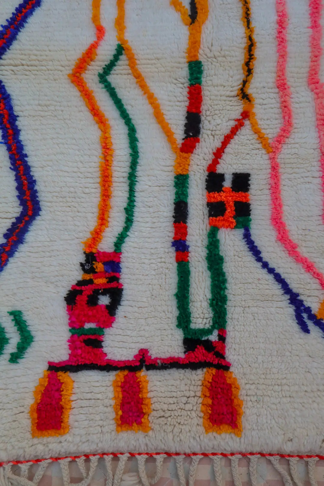 Tapis Berbère Azilal Blanc à Motifs Colorés Fluos - 148 x 102 cm Néda