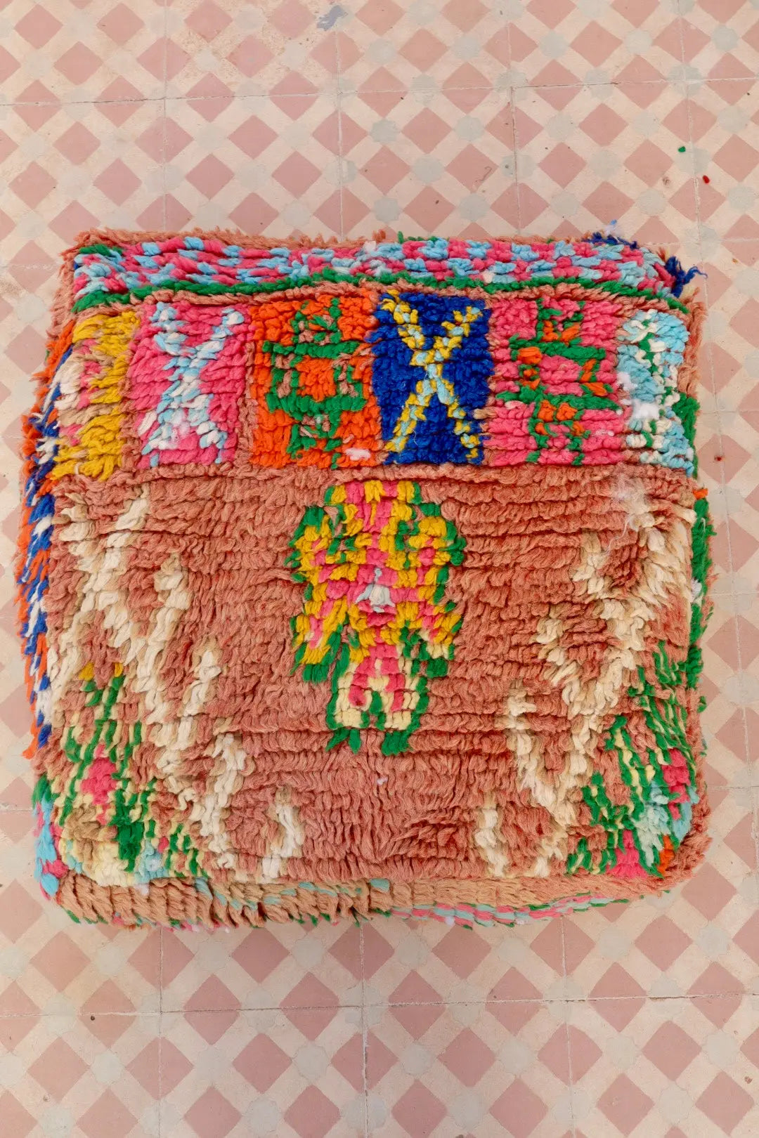 Pouf Berbère Coloré Rose et Multicolore Néda