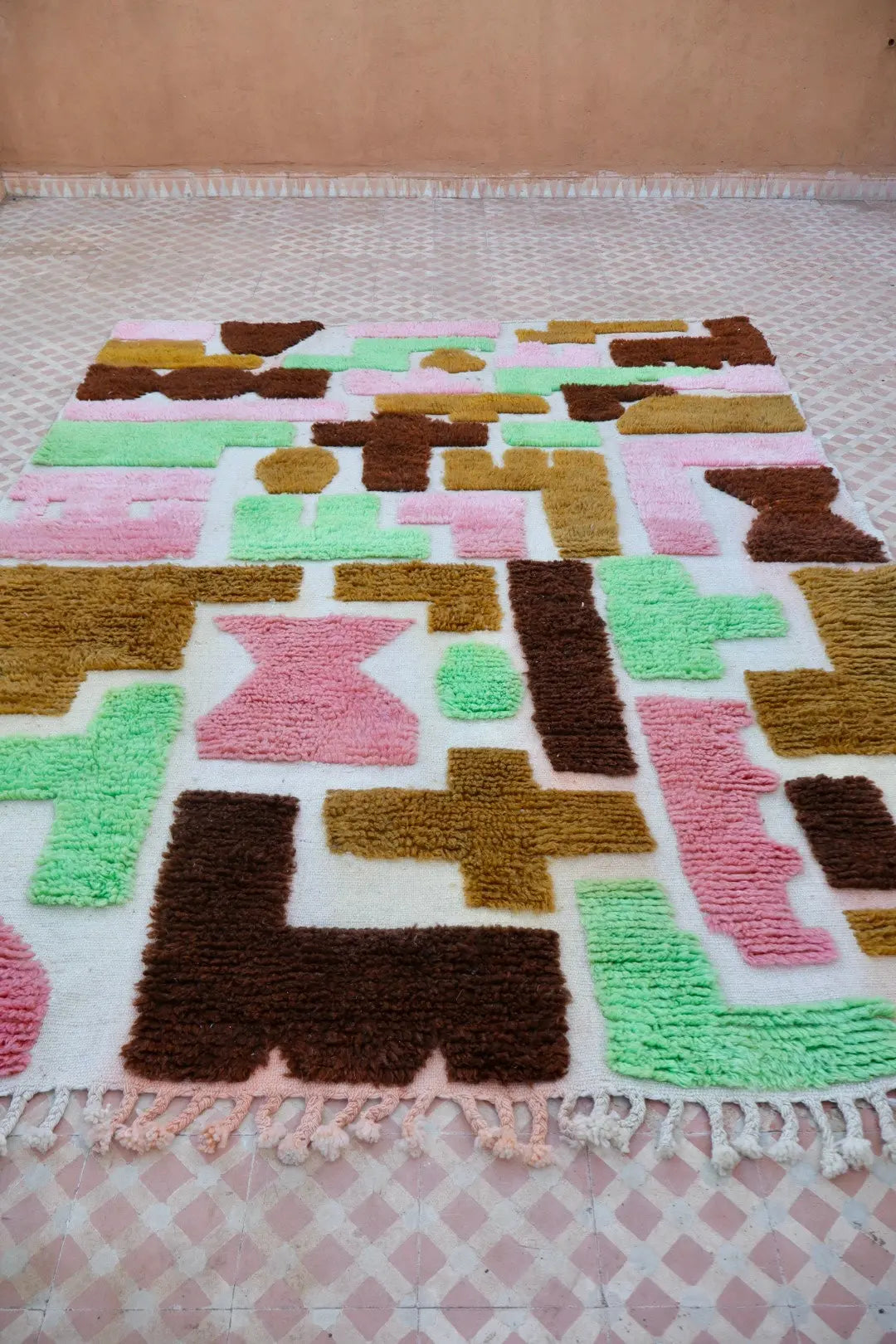 Tapis Berbère Motifs Abstraits Reliefs Modèle Signature -267 x 200 cm Néda