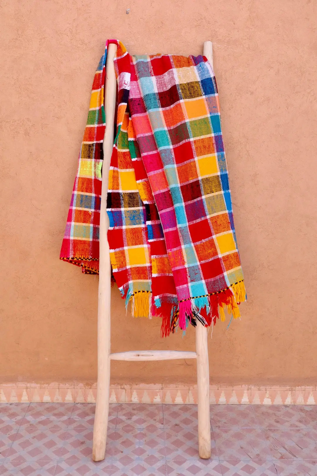 Bunte und Neonfarbene Berber-Haïk-Decke mit Karomuster – Néda