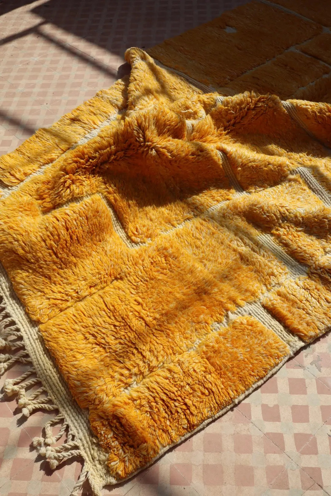 Tapis Berbère Mrirt Coloré Jaune d’Or - 287 x 178 cm Néda