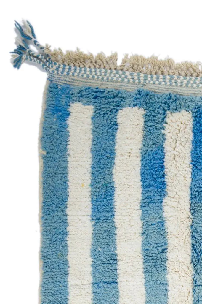 Tapis Berbère Béni Ouarain Moderne Bleu Ciel Blanc - 315 x 207 cm Néda