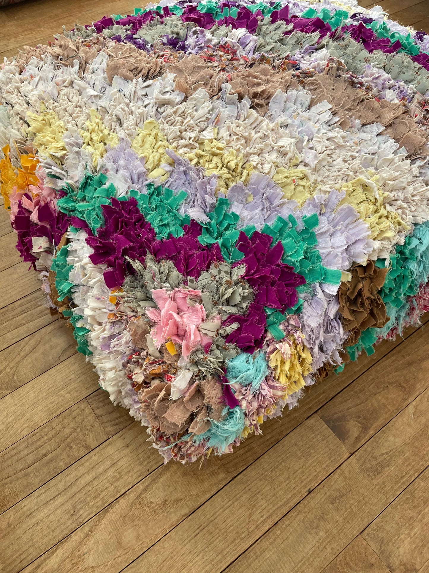 Pouf Berbère Lilas Violet Boucherouite Néda