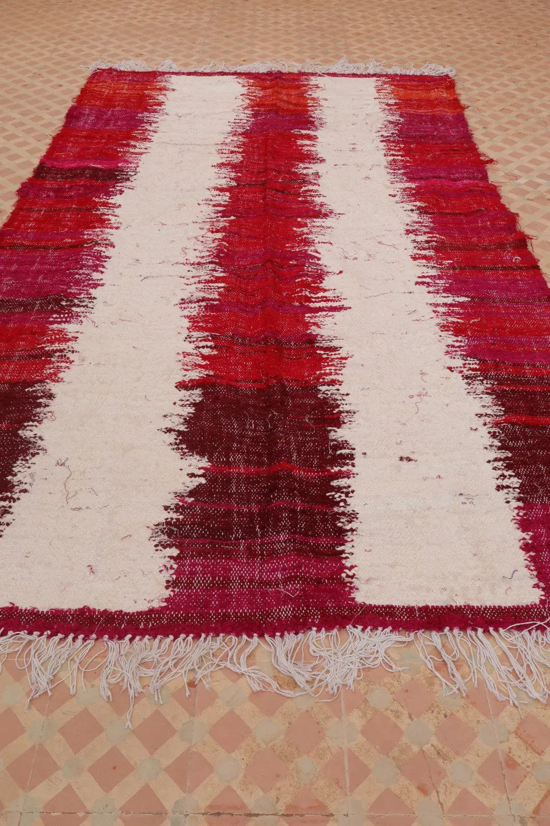 Tapis Berbère Kilim Boucherouite Bordeaux et Blanc - 236 x 139 cm Néda