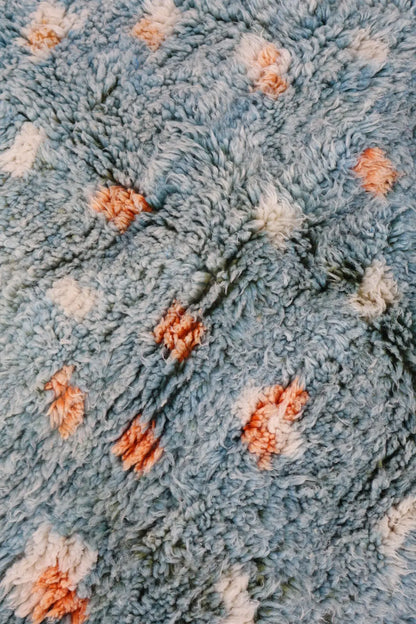 Tapis Berbère Bleu Clair à Pois Orange & Blanc Béni Ouarain Qualité Supérieure - 220 x 140 cm Néda