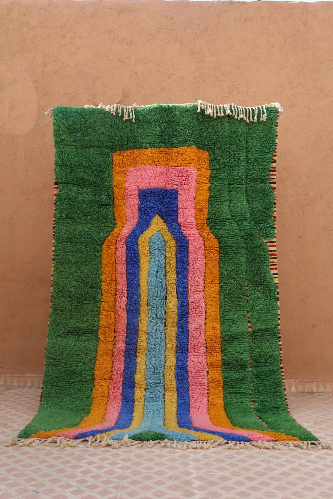 Tapis berbère marocain multicolore arc en ciel éclectique en laine soyeuse fait-main tapis en coloré moderne à reliefs vert orange jaune bleu 