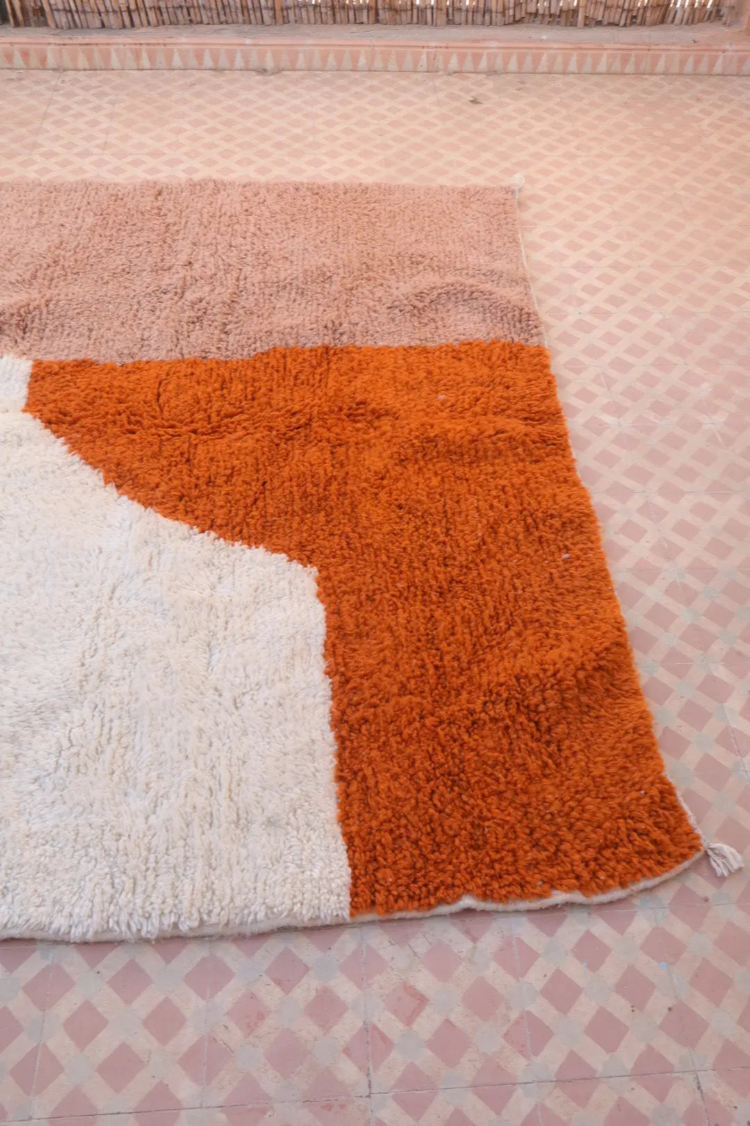 Tapis Berbère Coloré Contemporain Terracotta & Rose Poudré - 293 x 203 cm Néda