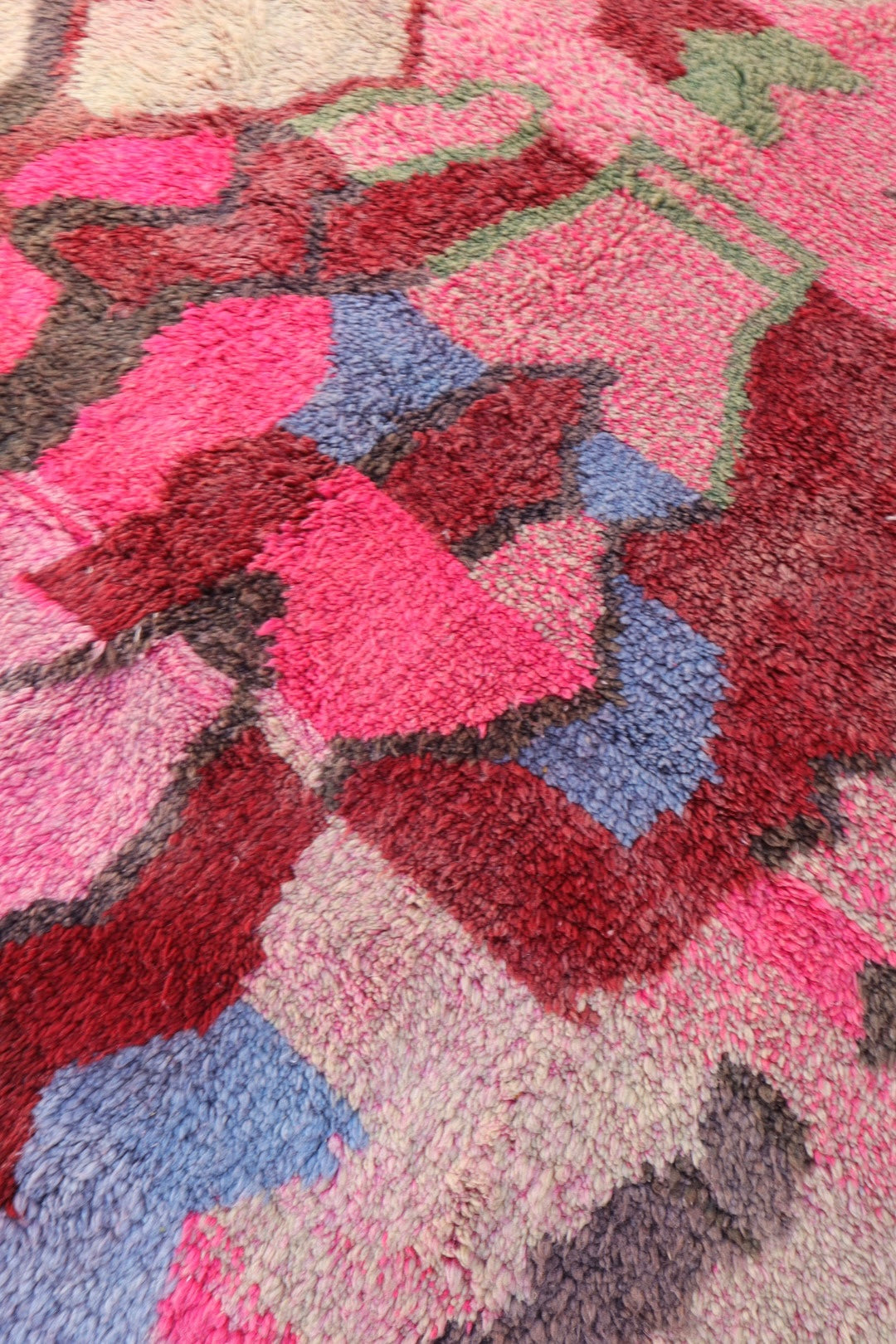 Tapis Berbère Boujad Rose Motifs Colorés - 292 x 205 cm Néda