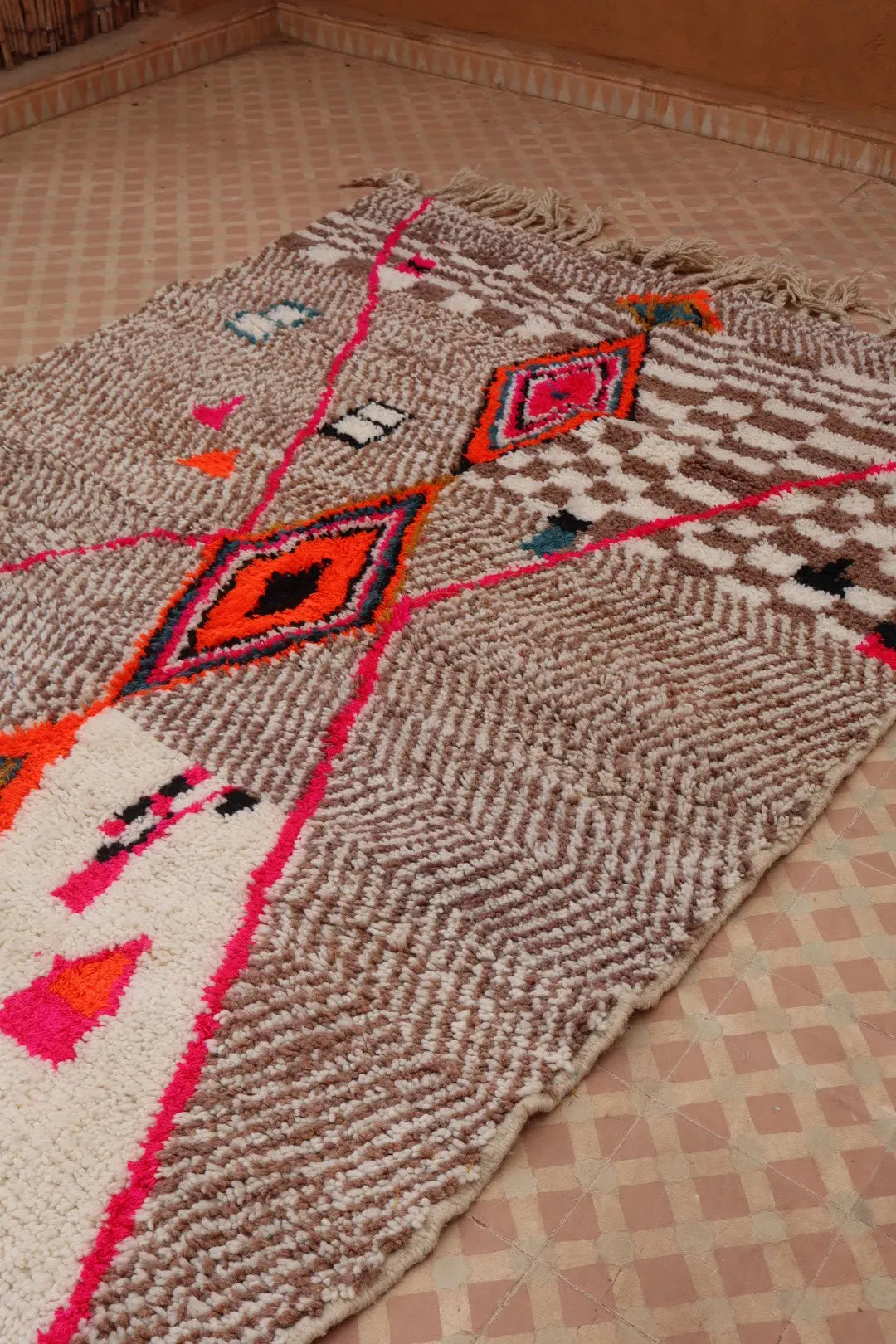 Tapis Berbère Coloré Azilal Motifs Blanc Motfis Multicolore-  247 x 160 cm Néda