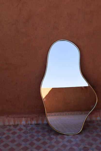 Brass wall mirror in handmade brass