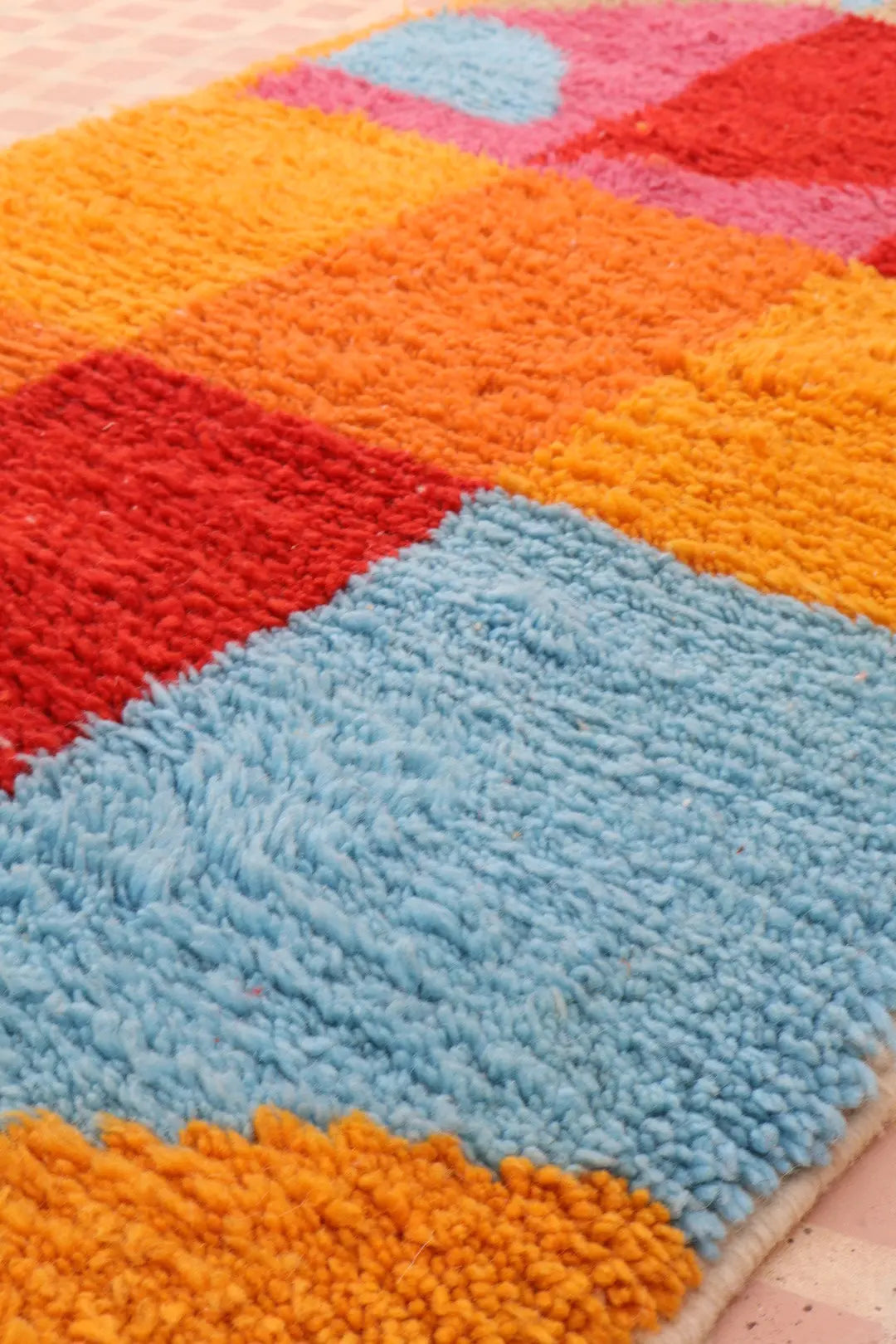 Tapis Berbère Azilal Coloré Moderne de Qualité Supérieure - 327 x 80 cm Néda