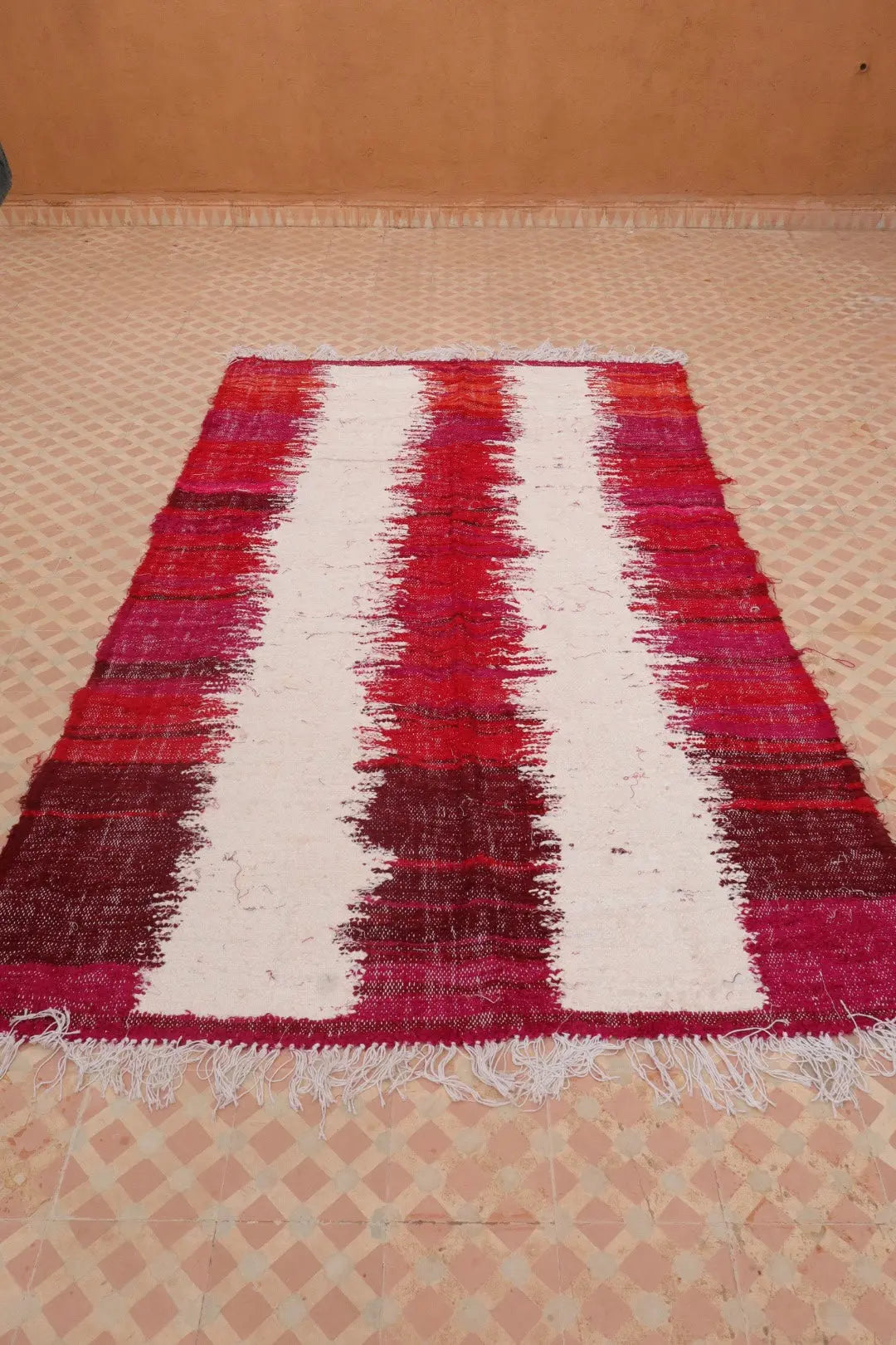 Tapis Berbère Kilim Boucherouite Bordeaux et Blanc - 236 x 139 cm Néda