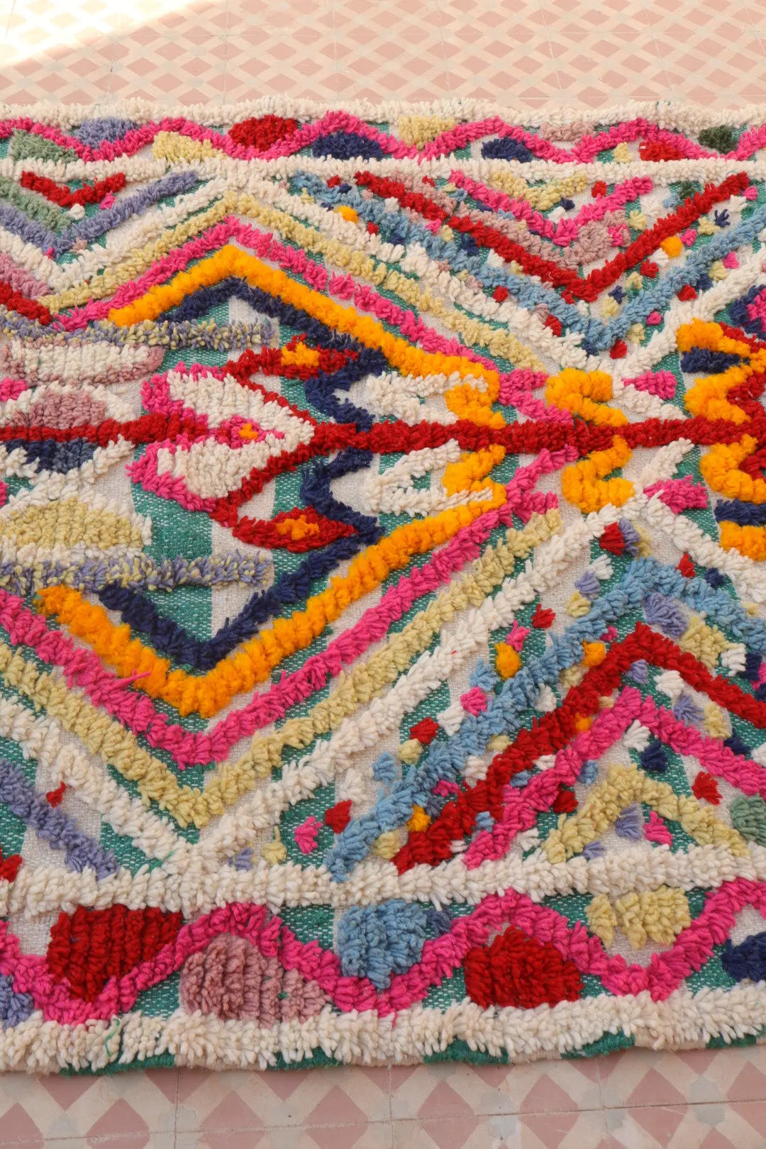 Tapis Berbère Coloré Azilal Trame et Motifs Verte-  240 x 152 cm Néda