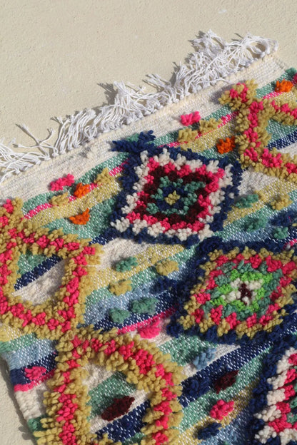 Tapis Berbère Coloré Azilal à Reliefs - 103 x 71 cm Néda