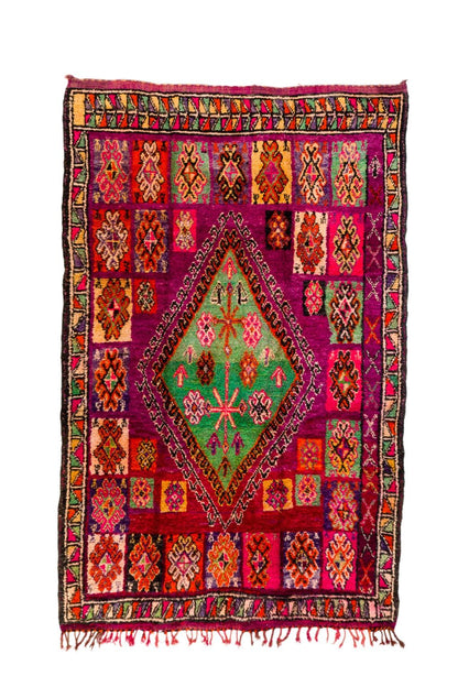 Tapis berbère marocain boujad ancien vintage violet bordeaux à motifs multicolore et roses rare et unique bohème chic 