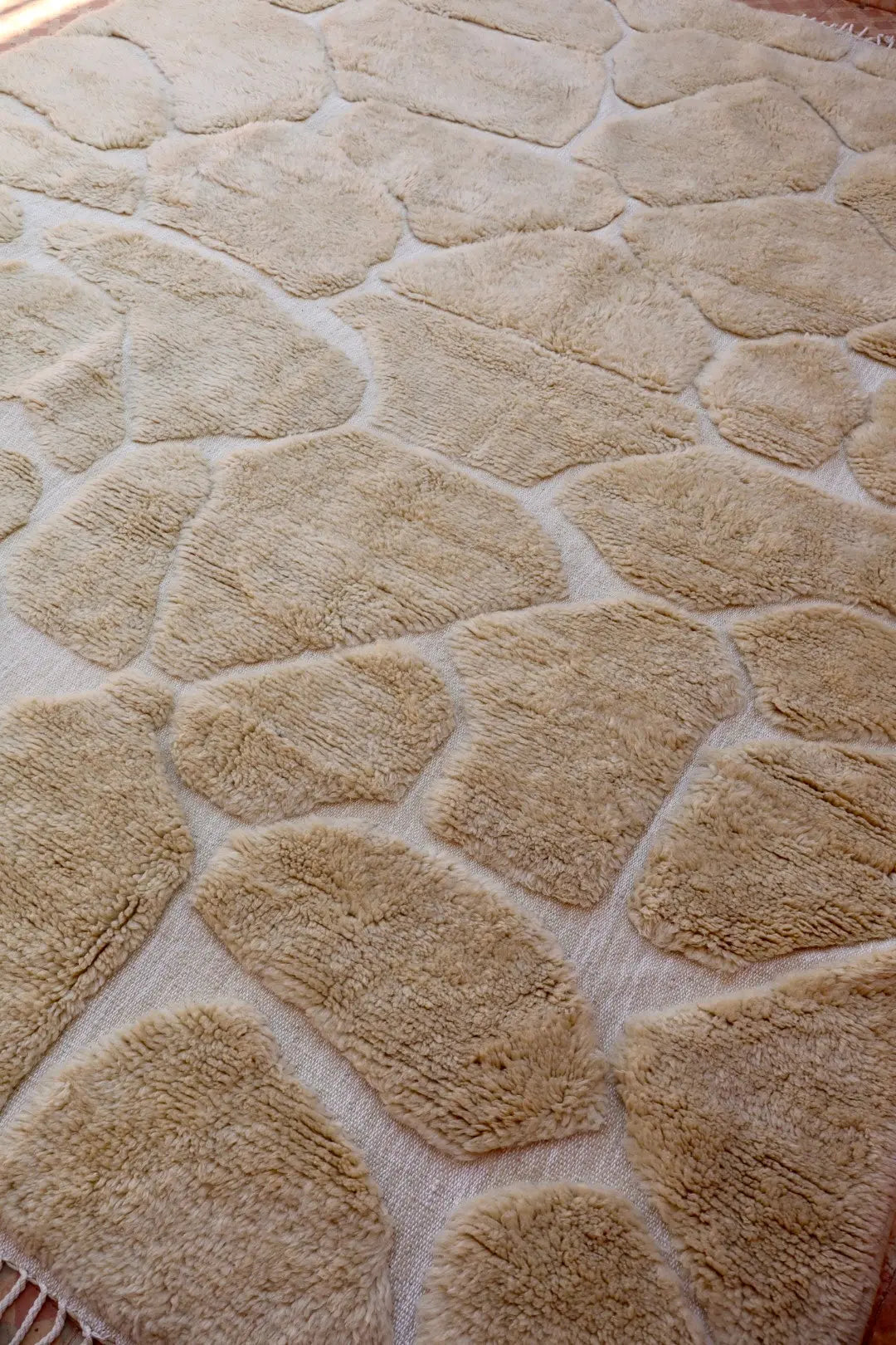 Tapis Berbère Béni Ouarain Blanc Moderne à Reliefs Qualité Supérieure- 310 x 256 cm Néda