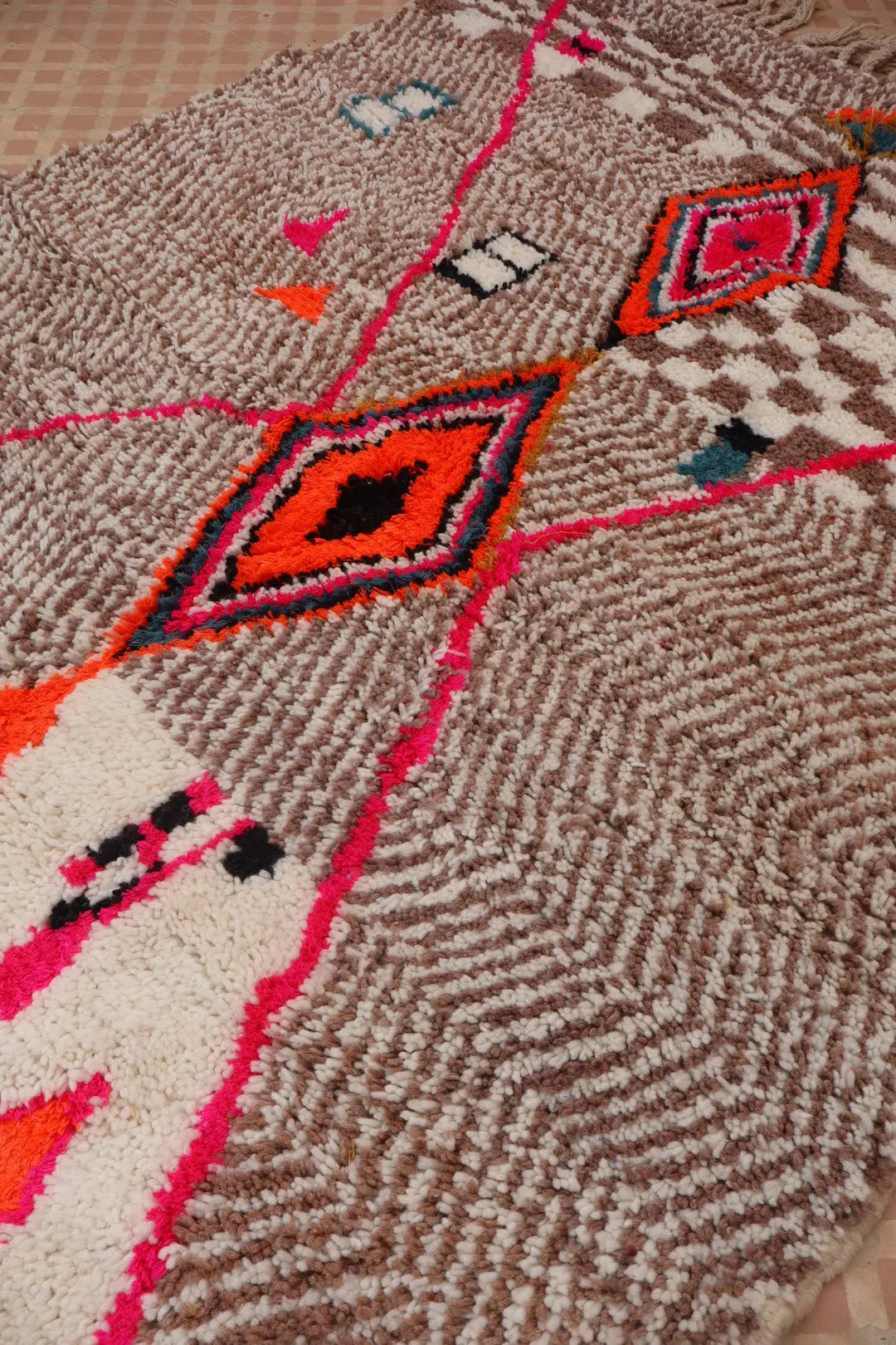 Tapis Berbère Coloré Azilal Motifs Blanc Motfis Multicolore-  247 x 160 cm Néda