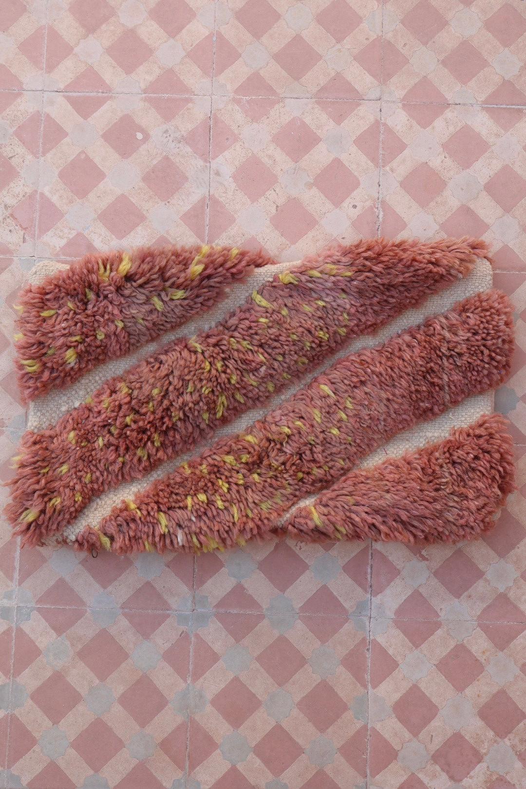 Pink Wool Cushion with Mrirt Reliefs - LILI