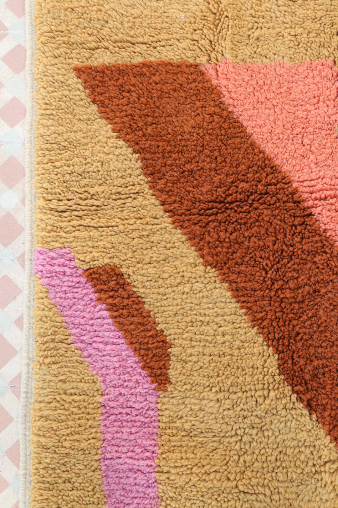 Tapis Berbère Azilal Contemporain Qualité Supérieure - 245 x 132 cm Néda