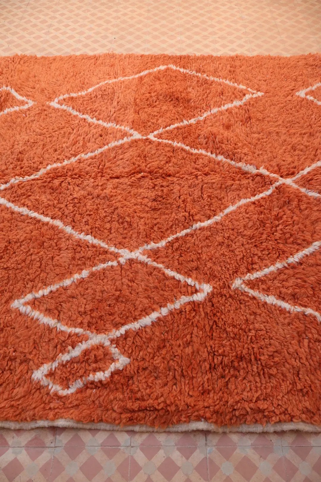 Tapis Berbère Coloré Terracotta et Blanc Béni Ouarain- 288 x 195 cm Néda