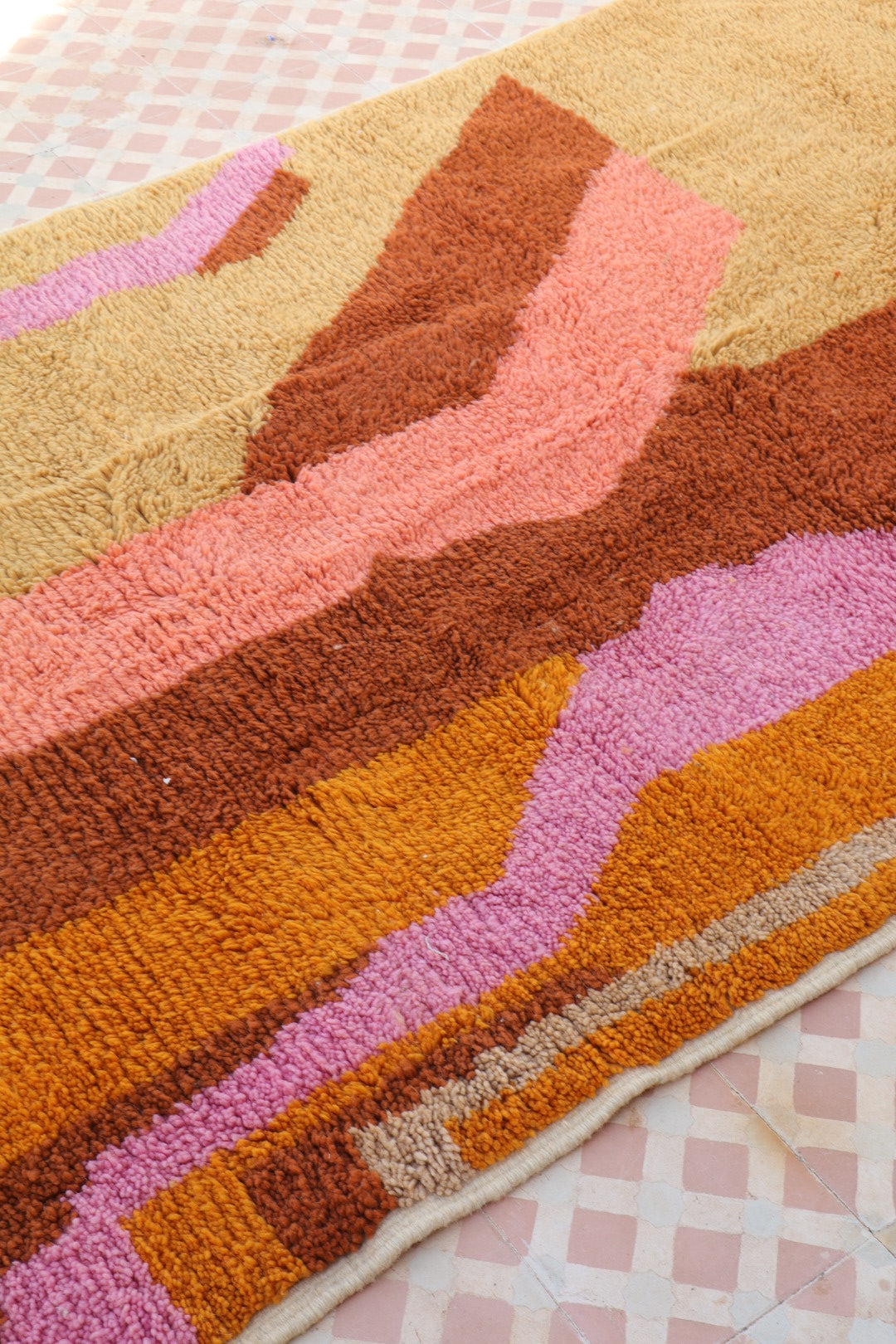 Tapis Berbère Azilal Contemporain Qualité Supérieure - 245 x 132 cm Néda