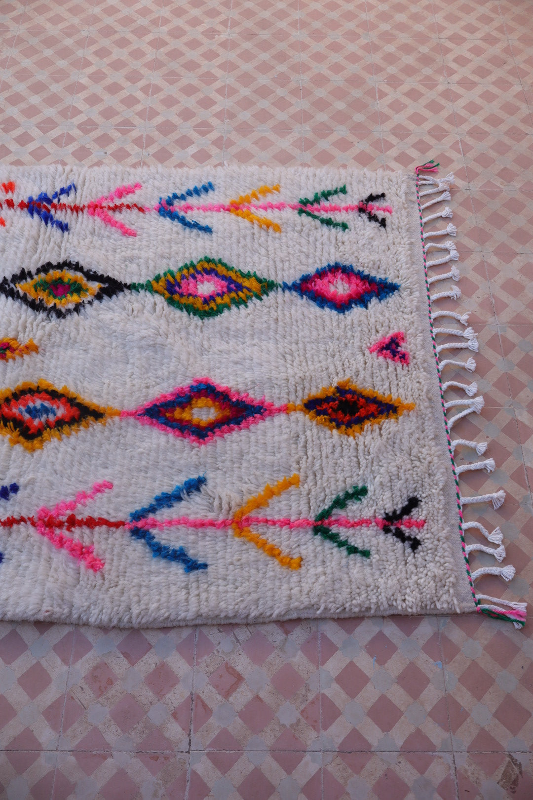 Tapis Berbère Azilal Coloré Motifs Multicolore Fluo- 160 x 97 cm Néda