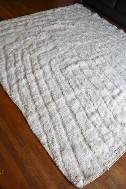 Tappeto berbero Beni Ouarain bianco con motivi a rilievo - 210 x 238 cm