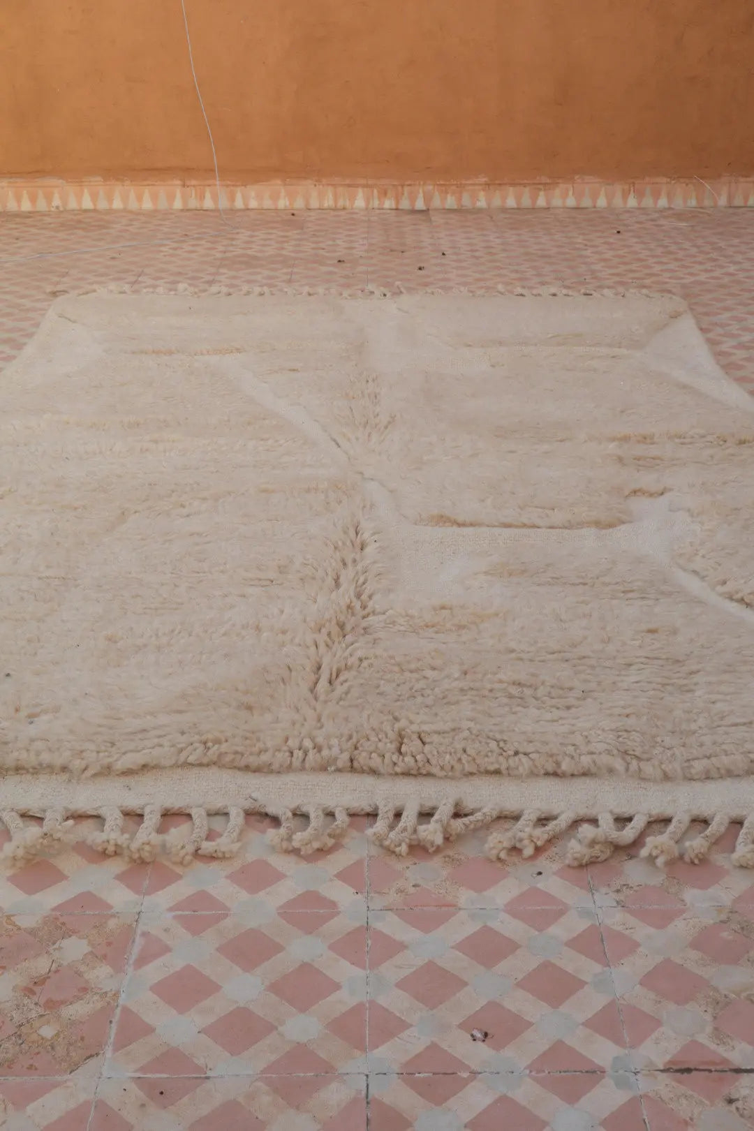 Berberteppich Beni Ouarain Weiß Modern mit Reliefs- 228 x 158 cm Néda