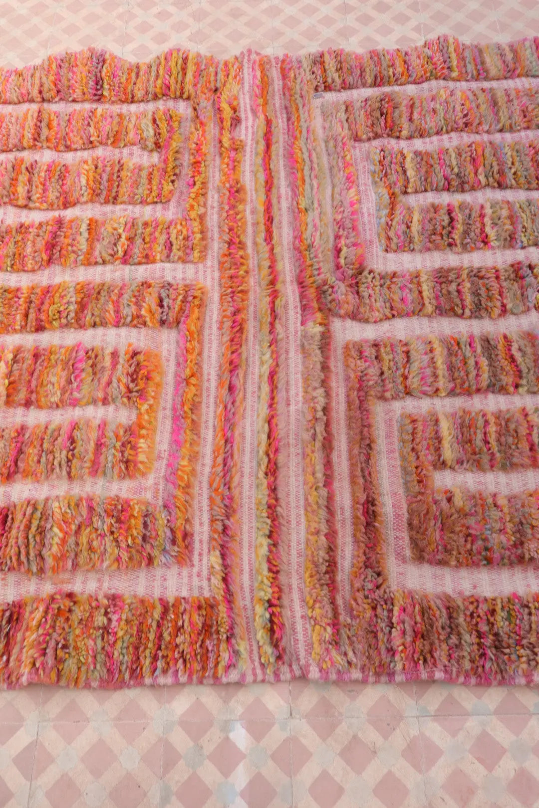 Tapis Berbère Rose Coloré Béni Ouarain- 233 x 151 cm Néda