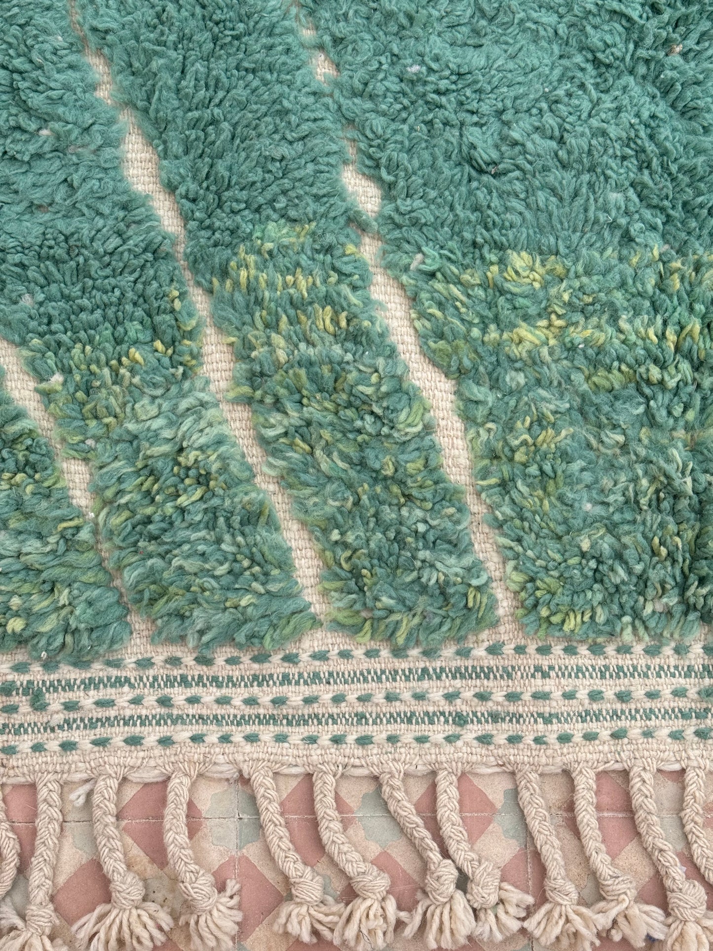 Berber carpet Béni Ouarain Modern Almond Green- 290 x 215 cm