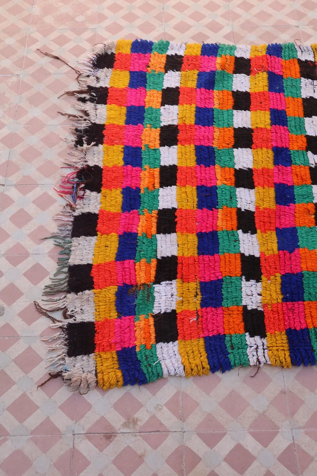 Tapis Berbère Azilal Vintage de Couloir Carreaux Multicolores - 242 x 99 cm Néda