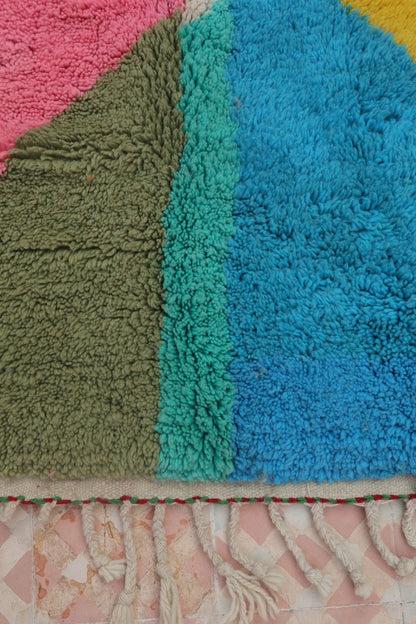 Tapis Berbère Multicolore Retranscritpion du Tableau de Mael Le Briand - 254 x 150 cm Néda