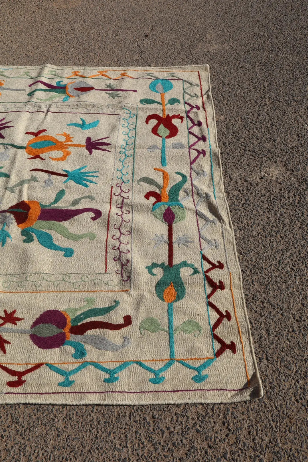 Tapis Kilim Suzani Blanc Bleu Multicolore – 240x 170 cm Néda