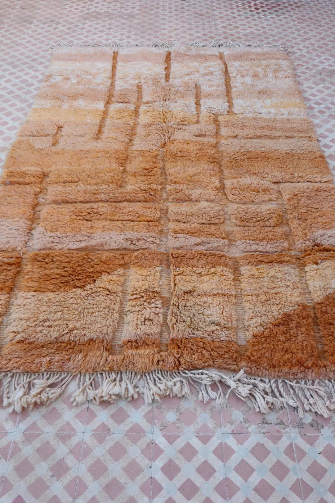 Tapis Berbère Orange Pêche Béni Ouarain Qualité Supérieure - 249 x 156 Néda