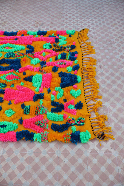 Tapis Berbère Coloré Jaune Moutarde Motifs Fluos-  190 x 142  cm Néda