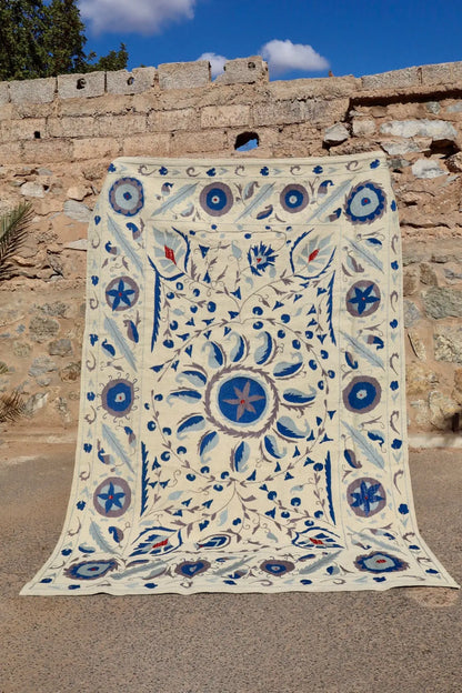 Tapis Kilim Suzani Blanc Bleu – 240x 170 cm Néda