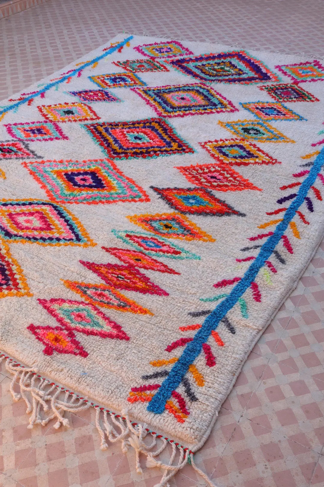 Tapis Berbère Azilal Colorés Motifs Multicolores et Fluo- 262 x 191 cm Néda