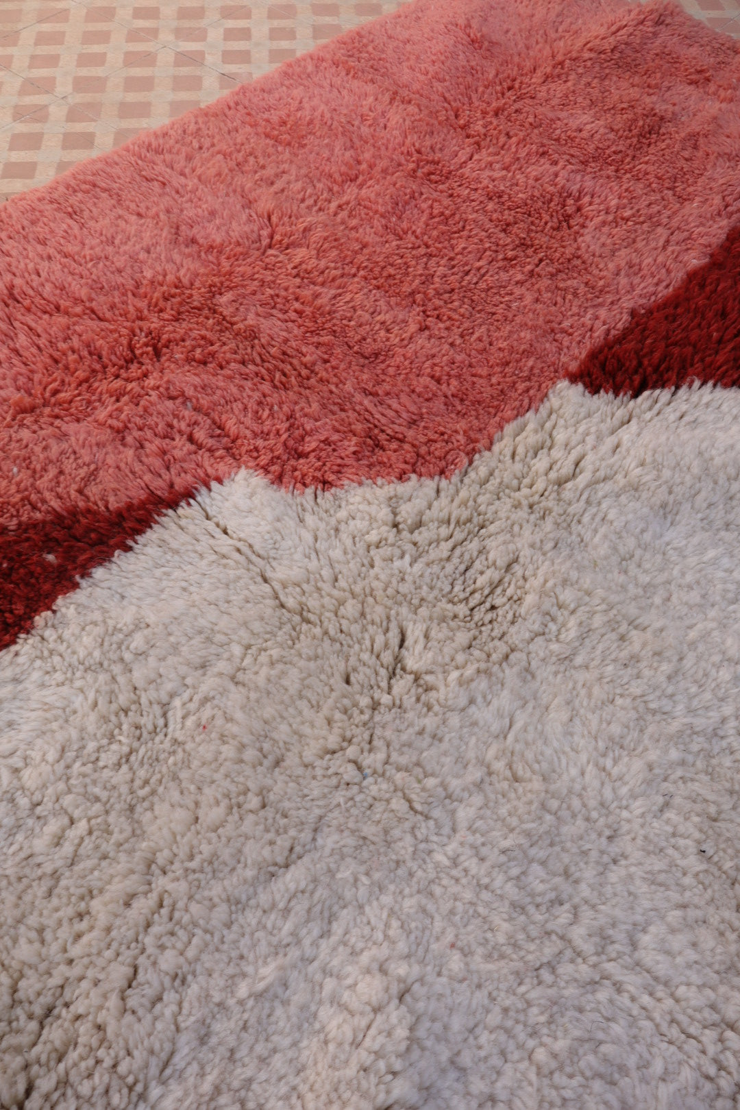 Tapis Berbère Coloré Contemporain Marron & Rose Qualité Supérieure - 200 x 155 cm Néda