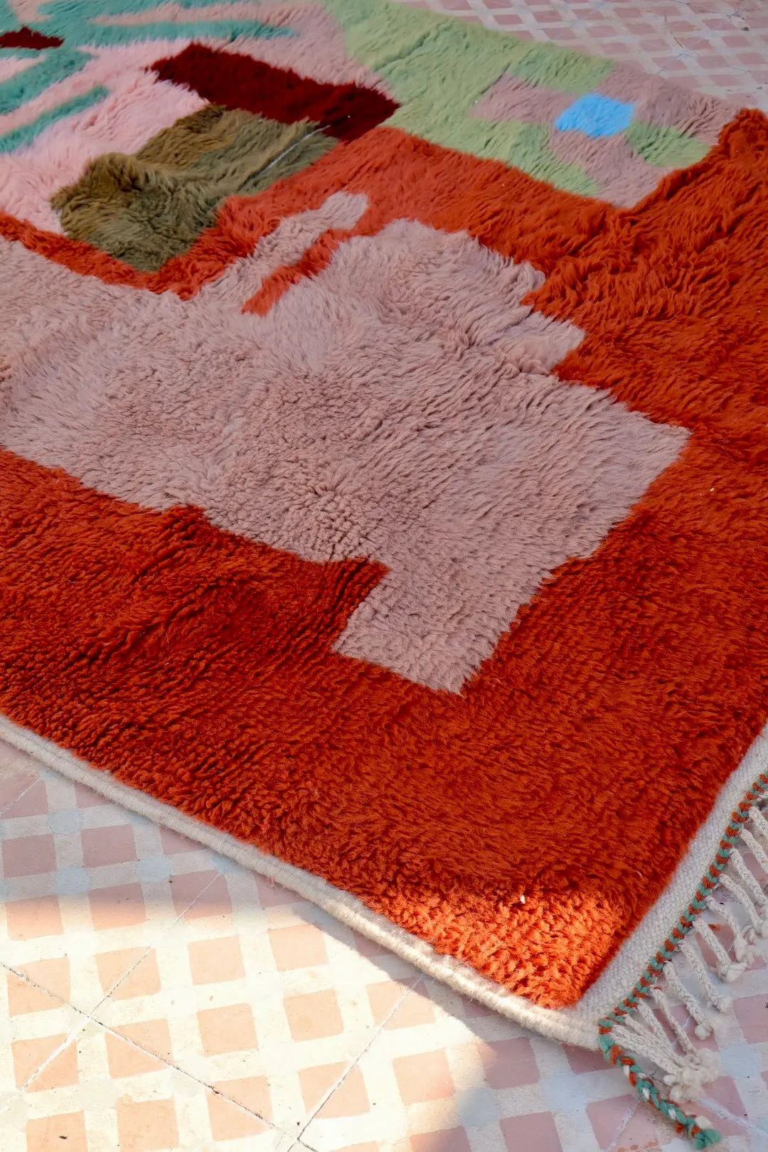 Tapis Berbère coloré « Le Jardin de la Casbah » - Les dessins de Néda - 267 x 160 cm Néda