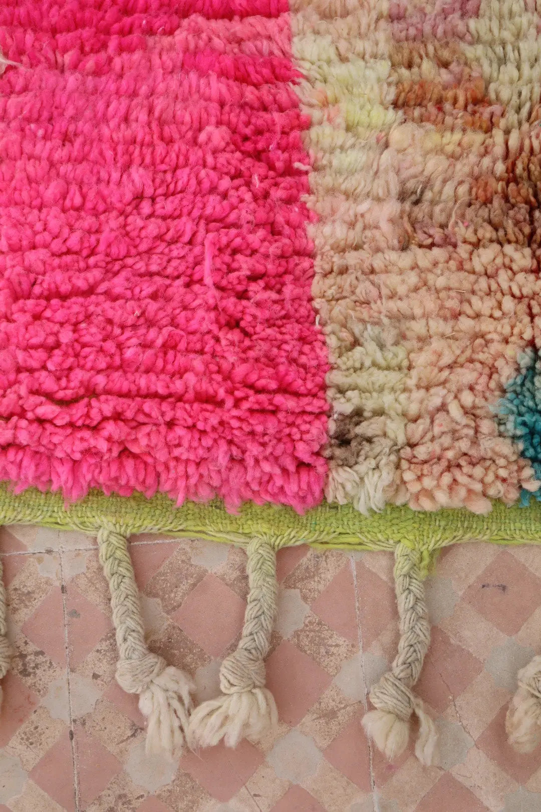 Tapis Berbère Boujad Coloré et Fluo - 258 x 168 cm Néda