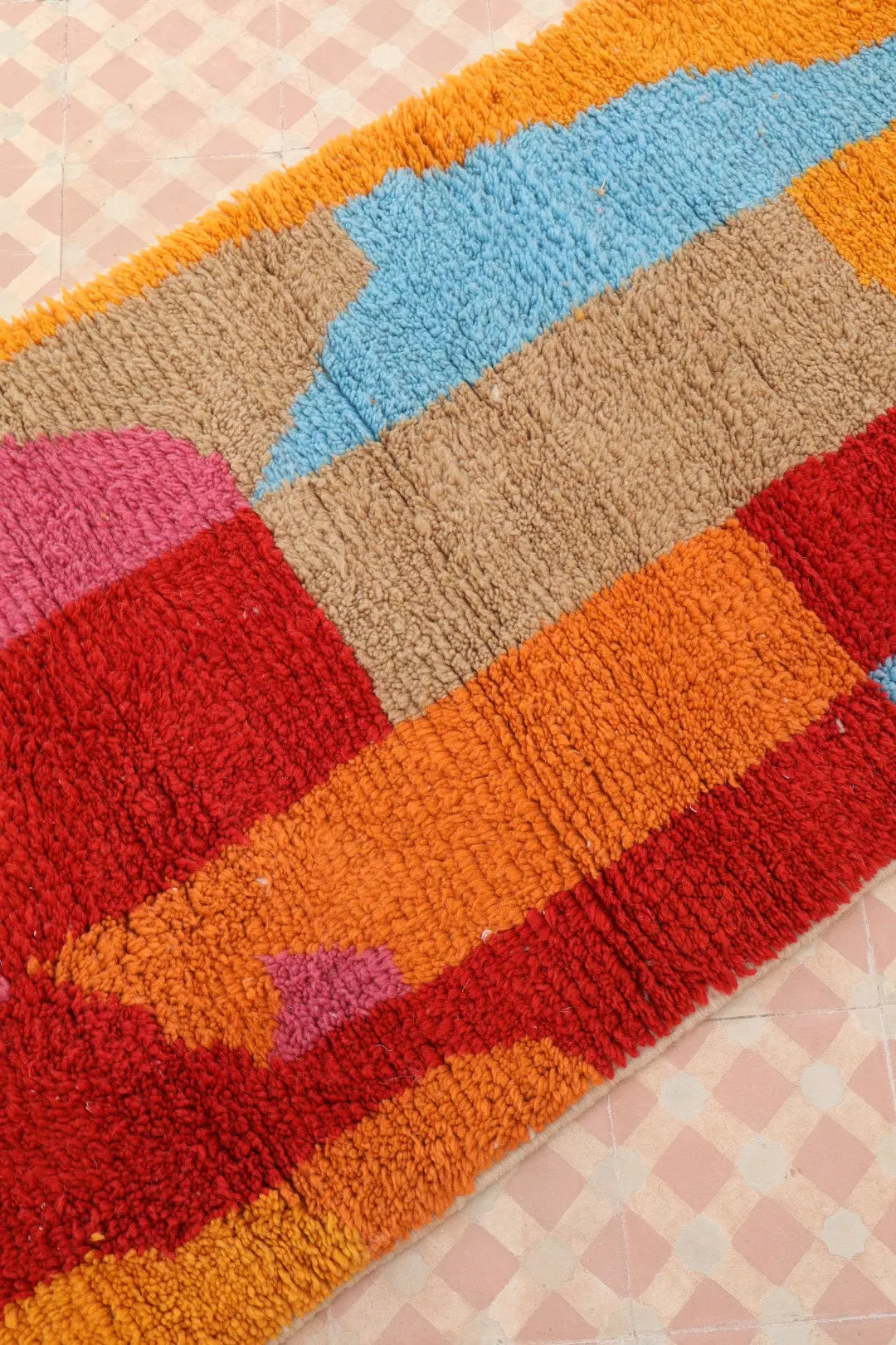 Tapis Berbère Azilal Coloré Moderne de Qualité Supérieure - 327 x 80 cm Néda