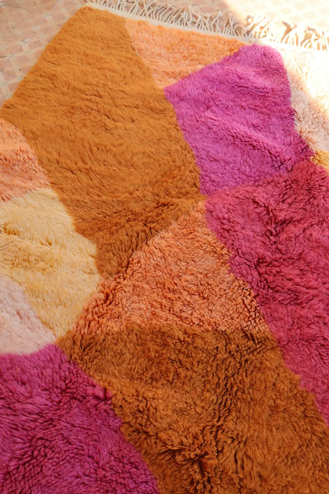 Tapis Berbère Mrirt « Sun Kissed » Les Dessins de Néda - 200 x 300 cm Néda
