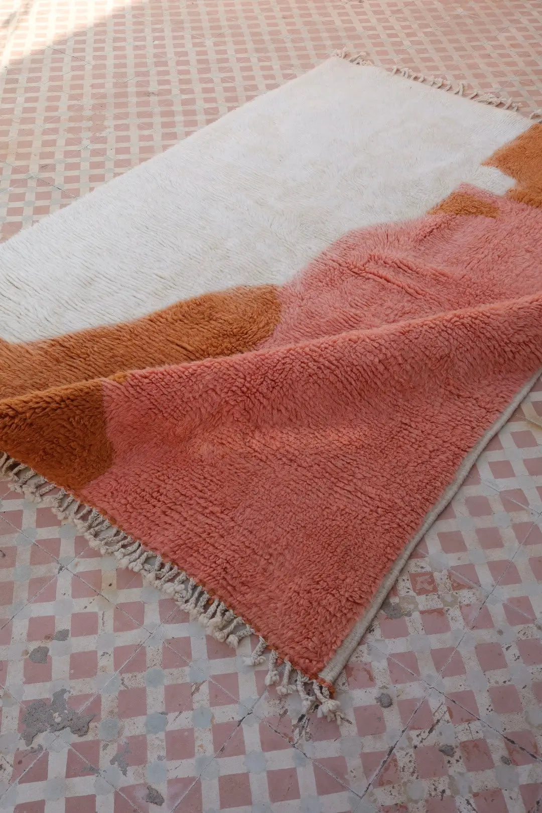 Tapis Berbère Coloré Contemporain Terracotta & Saumon - Azilal Néda