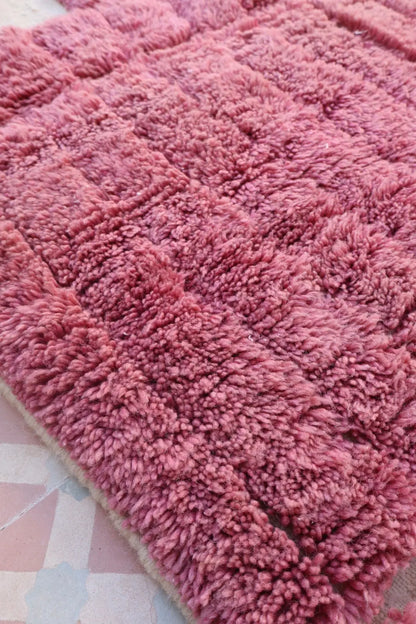 Tapis Berbère Coloré Azilal Rose Foncé Reliefs Contemporain - 170 x 120 cm Néda