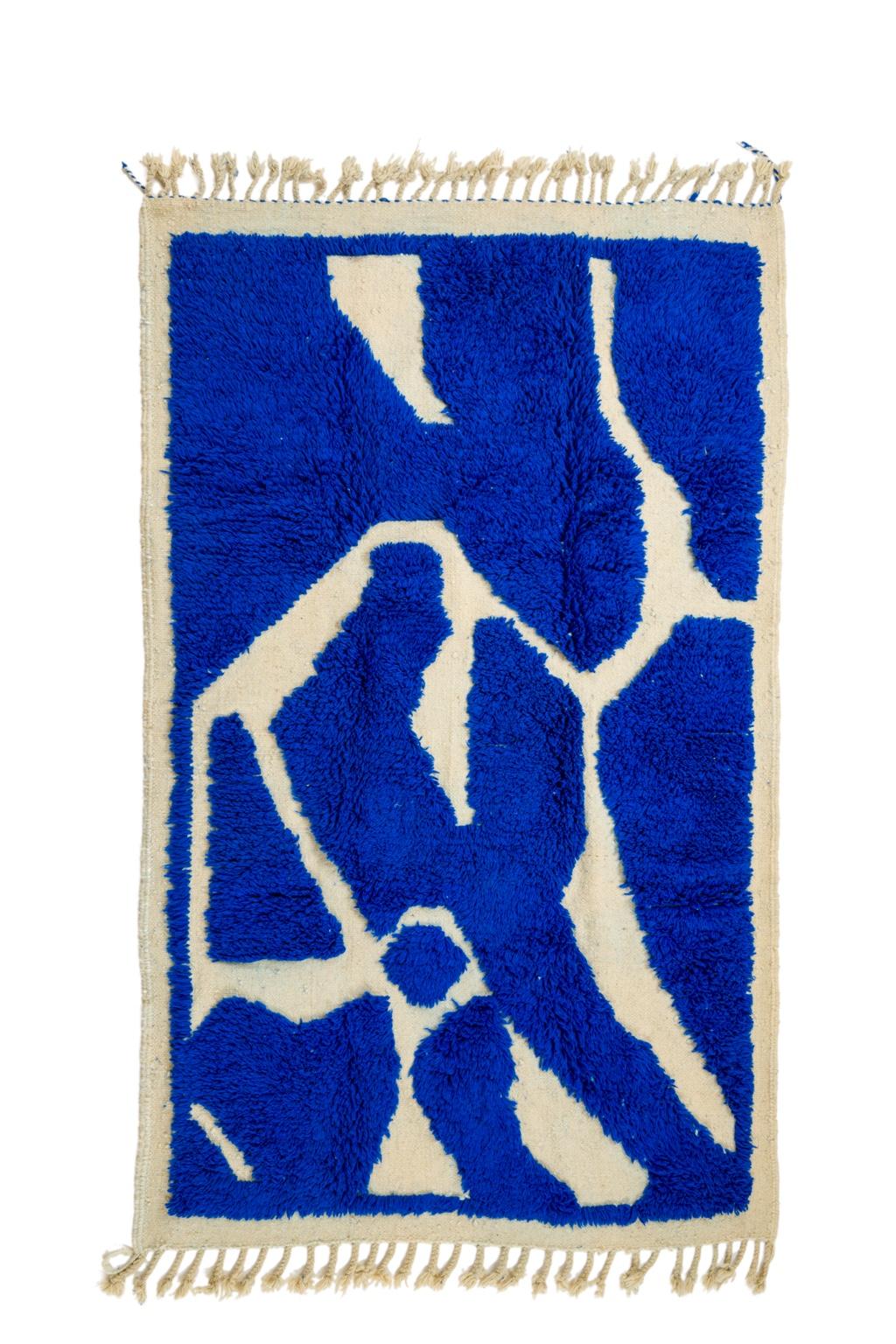 Tapis berbère bleu Klein bleu Majorelle moderne fait-main sur mesure 