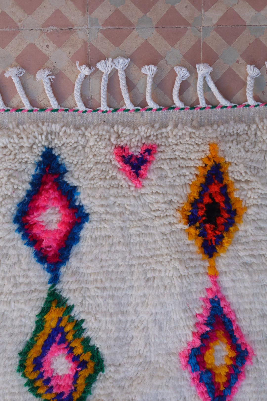 Tapis Berbère Azilal Coloré Motifs Multicolore Fluo- 160 x 97 cm Néda