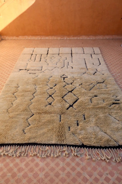 Tapis Berbère Mrirt Foncé Motifs Abstraits Reliefs Noirs - 311 x 200 cm Néda